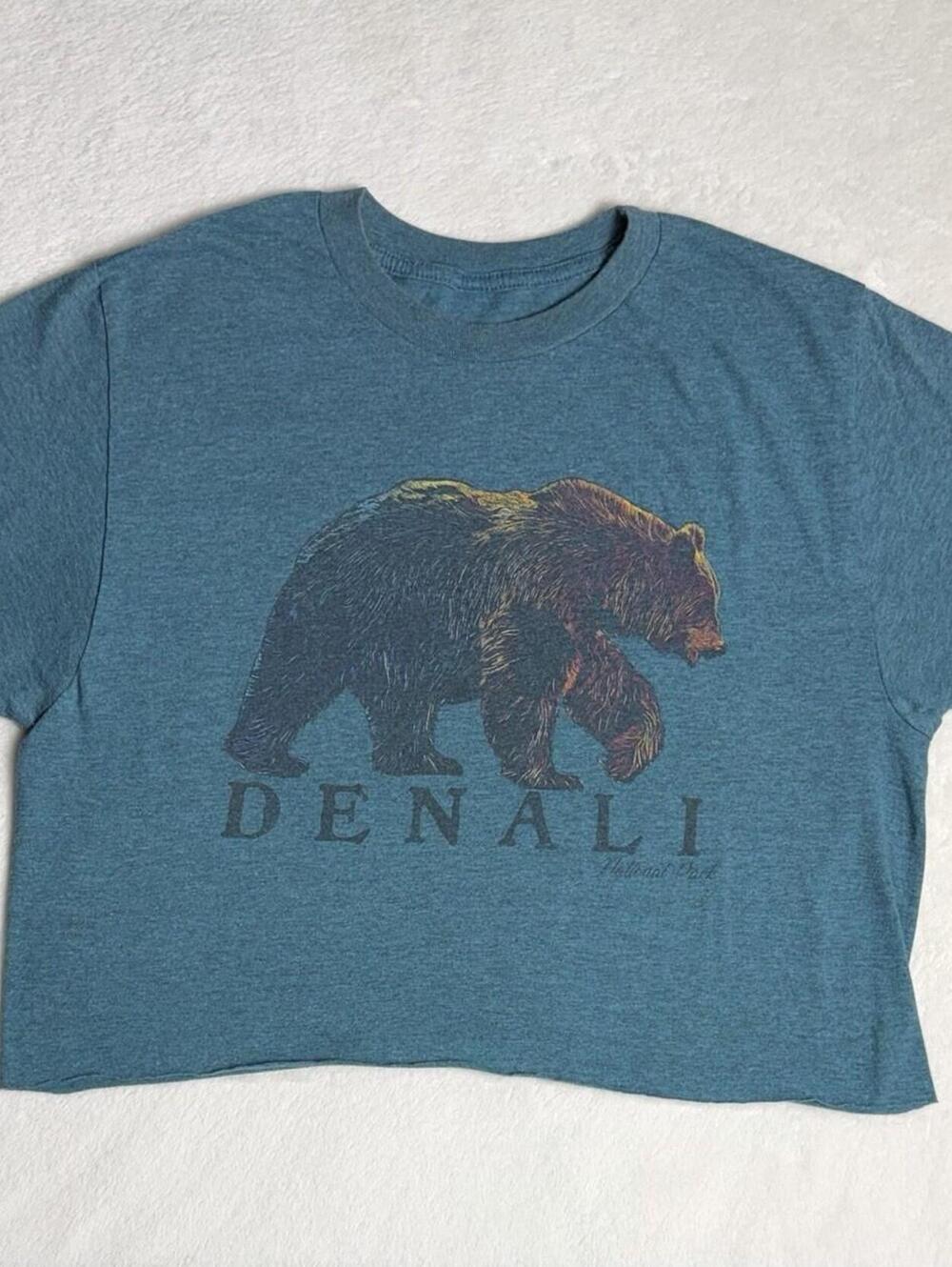 Denali National Park Grizzly Bear Graphic Cropped T-Shirt Teal Blue Small